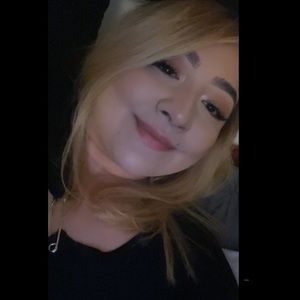 Meet your Posher, Roxana